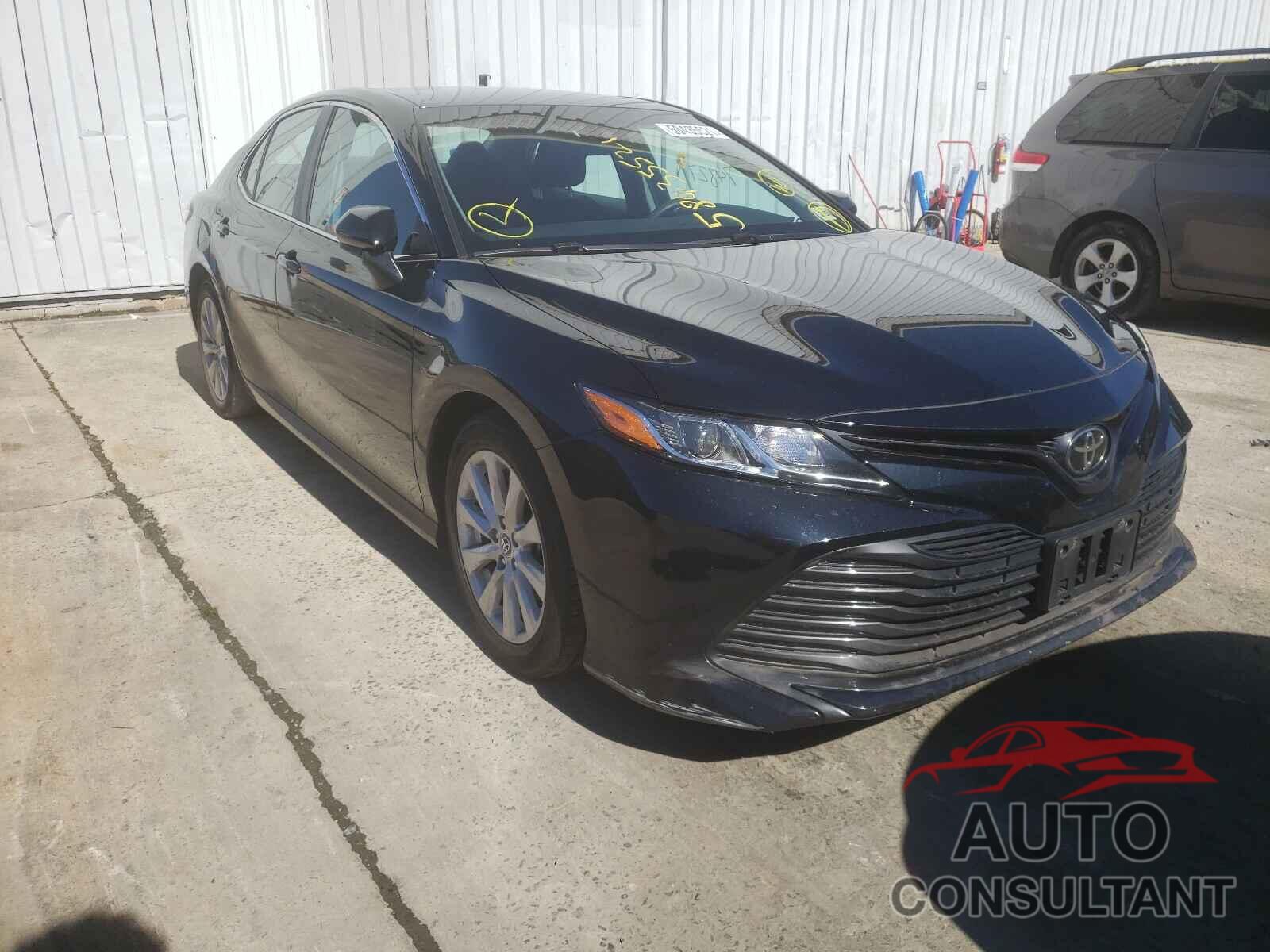 TOYOTA CAMRY 2018 - 4T1B11HK5JU072125