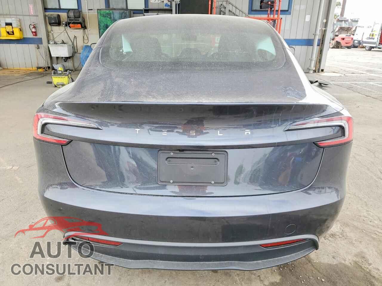 TESLA MODEL 3 2025 - 5YJ3E1EA2SF072425