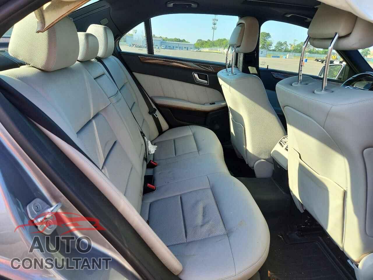 MERCEDES-BENZ E-CLASS 2012 - WDDHF5KBXCA570489