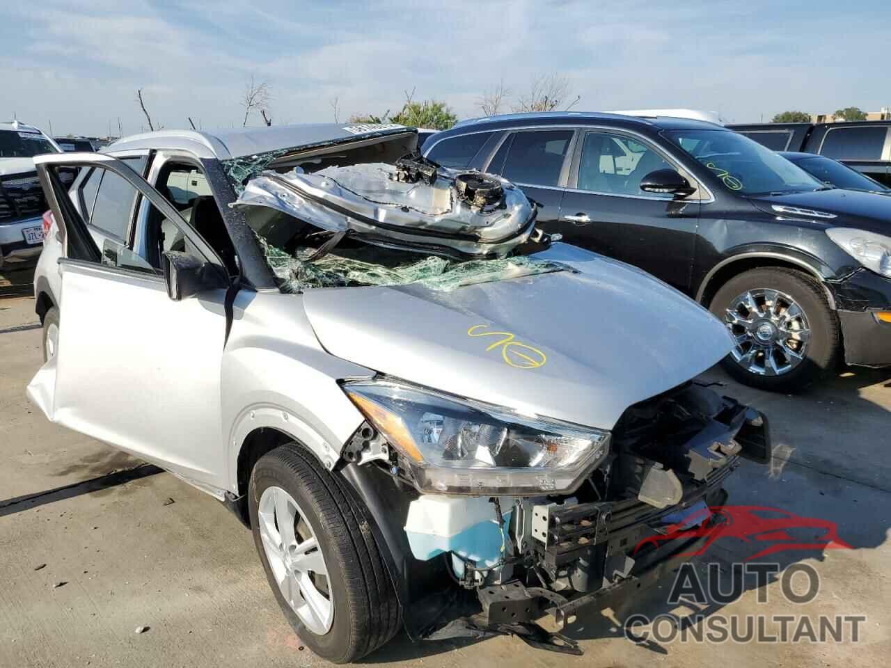 NISSAN KICKS 2018 - 3N1CP5CU8JL519745