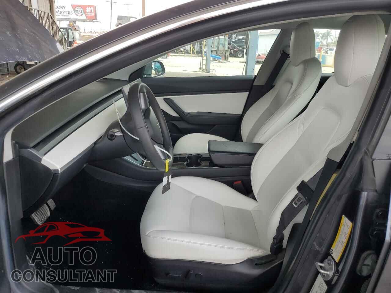 TESLA MODEL 3 2019 - 5YJ3E1EB1KF450355
