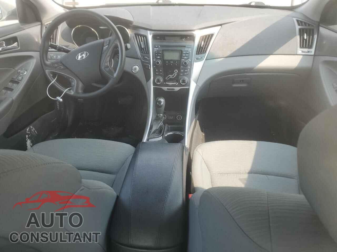 HYUNDAI SONATA 2011 - KMHEC4A48BA004599