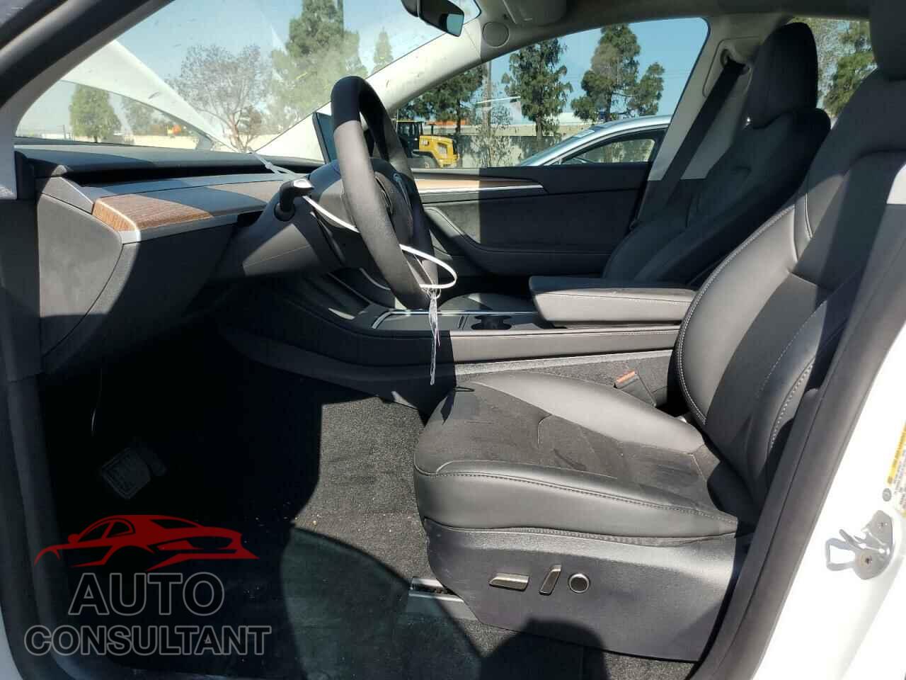 TESLA MODEL Y 2024 - 7SAYGDED6RF109727