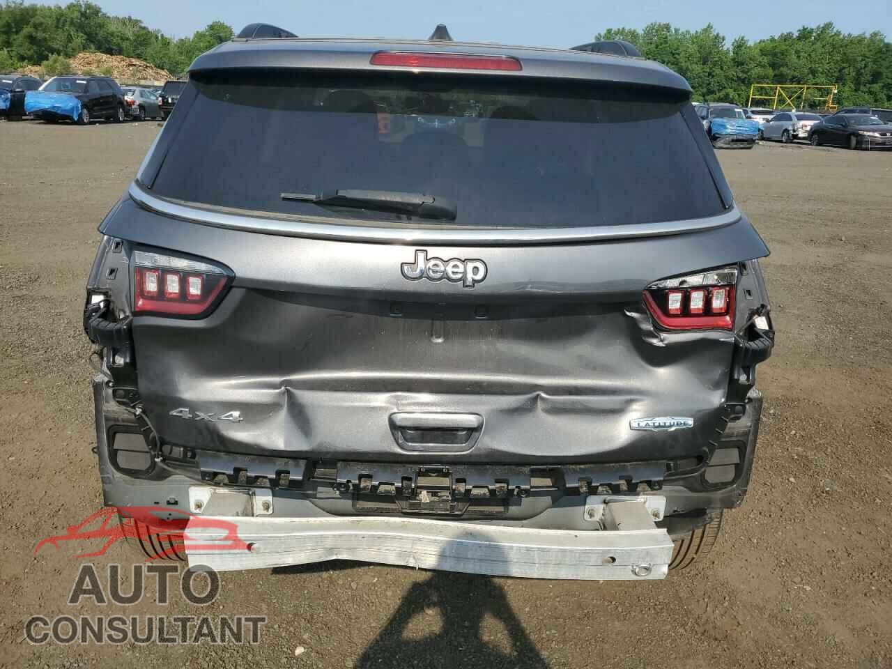 JEEP COMPASS 2018 - 3C4NJDBB4JT361065