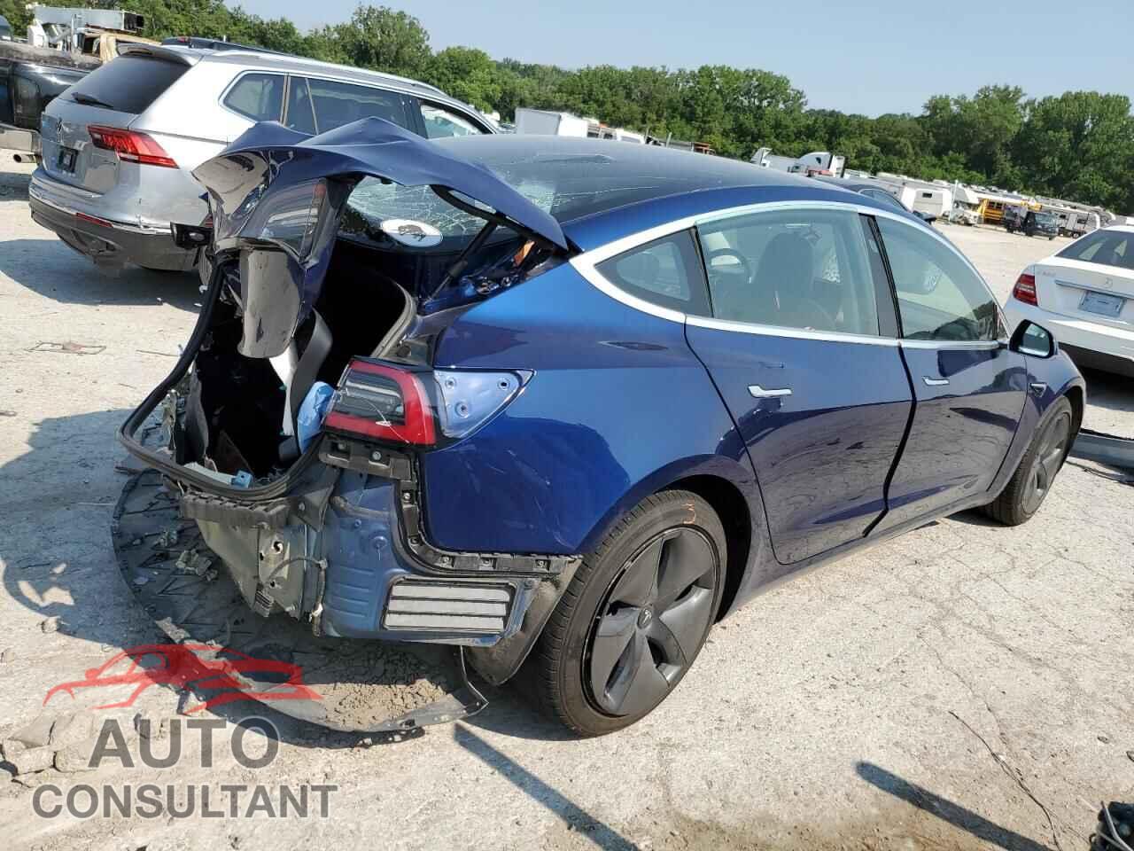 TESLA MODEL 3 2018 - 5YJ3E1EA0JF030883