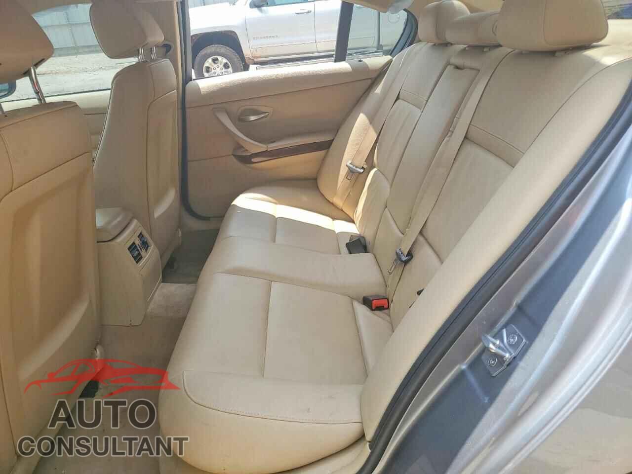 BMW 3 SERIES 2011 - WBAPH7G56BNM55861