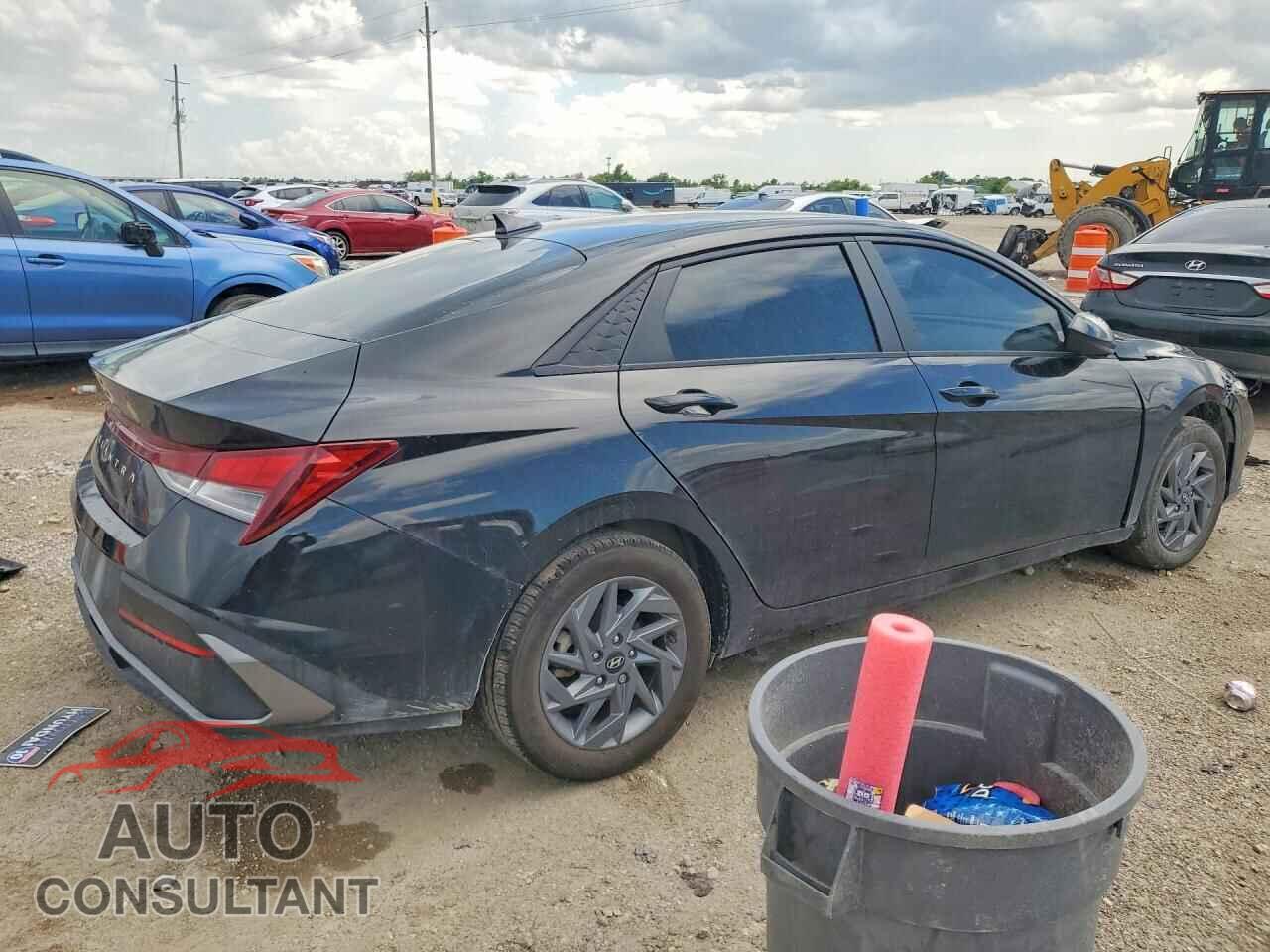 HYUNDAI ELANTRA 2024 - KMHLM4DG5RU698901