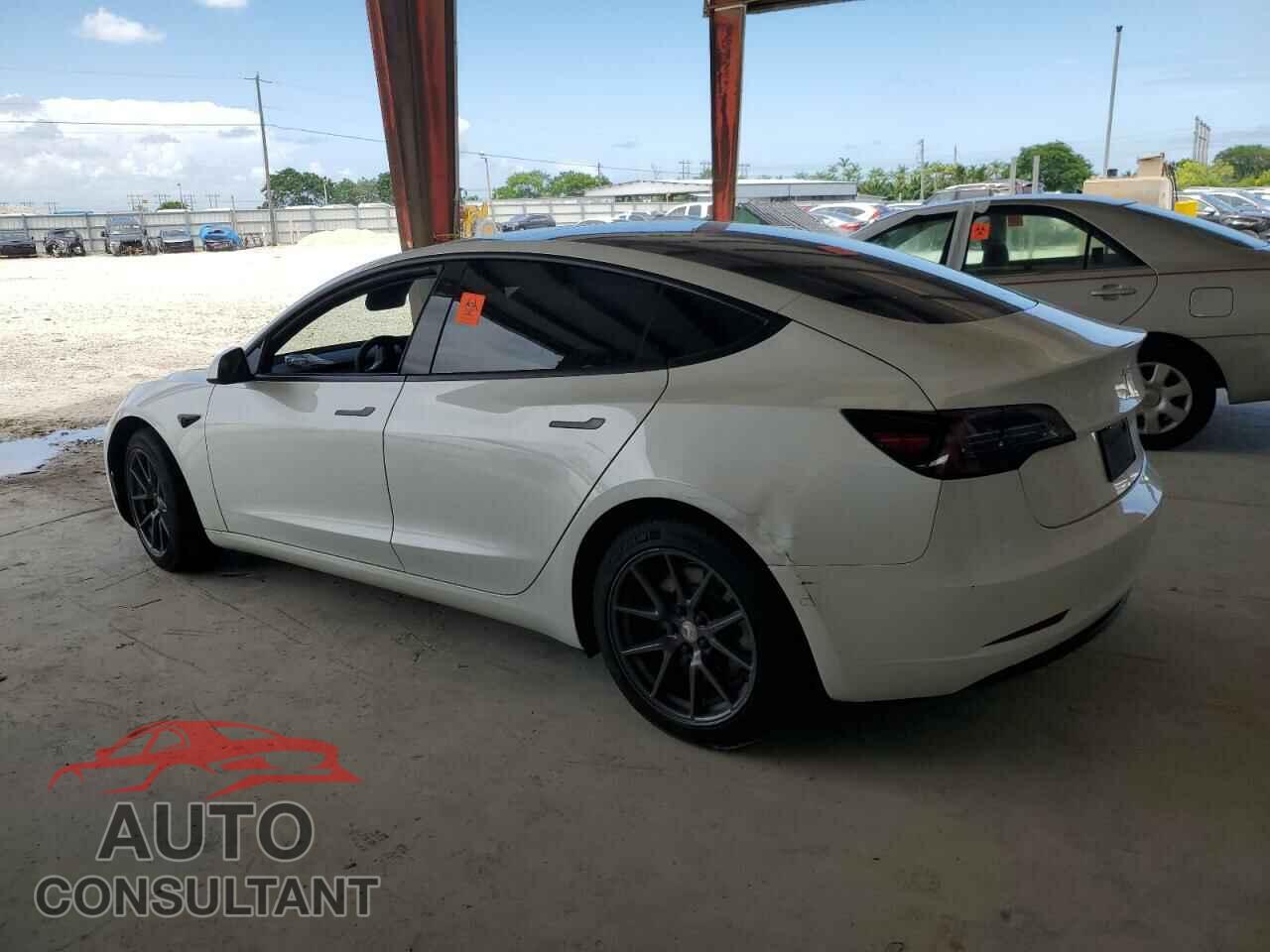 TESLA MODEL 3 2021 - 5YJ3E1EA5MF048137