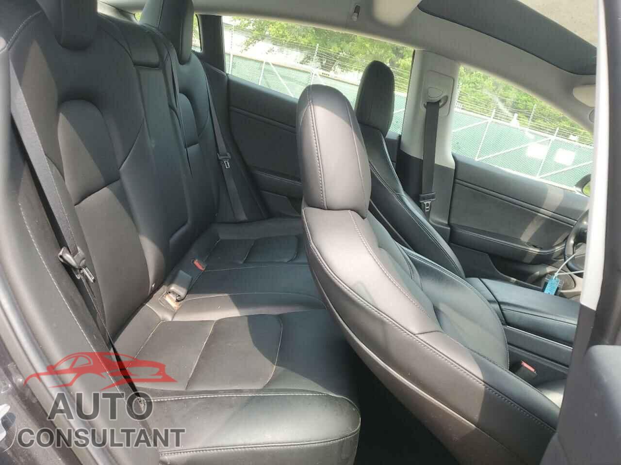 TESLA MODEL 3 2019 - 5YJ3E1EB4KF386196