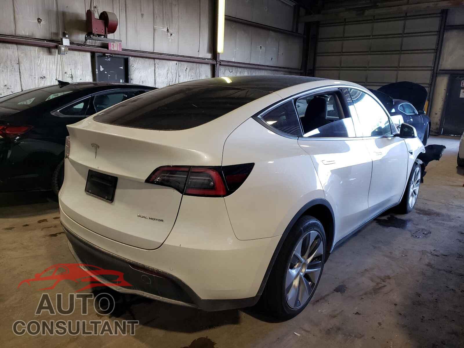 TESLA MODEL Y 2021 - 5YJYGDEE9MF063406