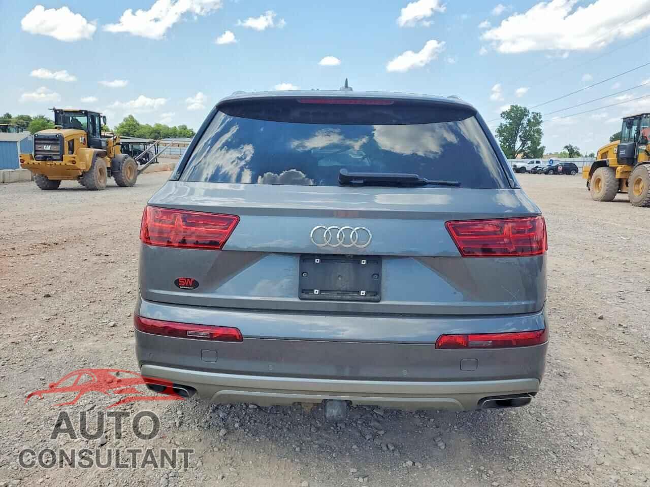AUDI Q7 2018 - WA1VAAF70JD016829