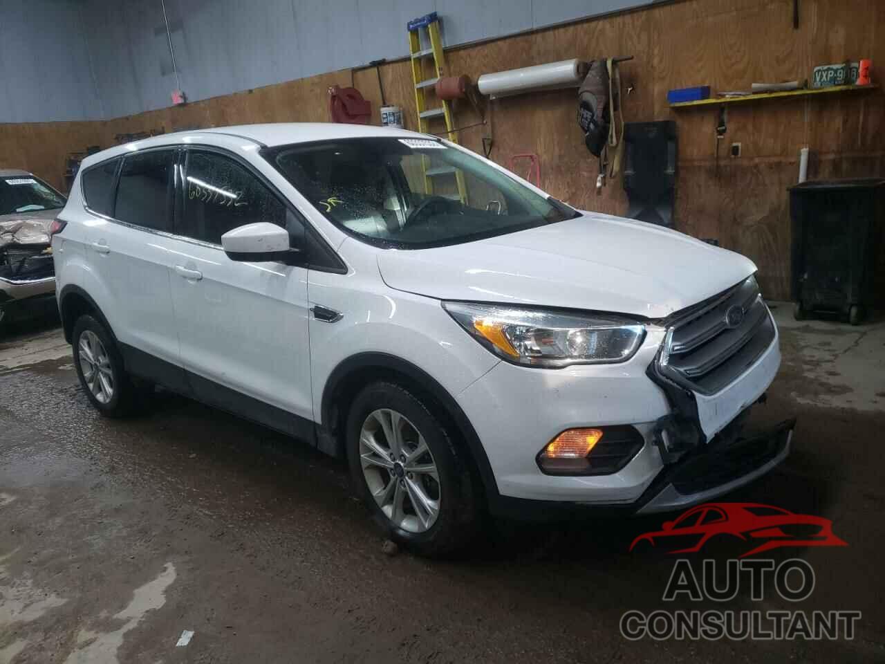 FORD ESCAPE 2017 - 1FMCU9GD0HUB23991