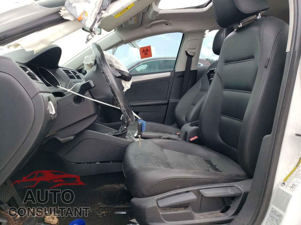 VOLKSWAGEN JETTA 2017 - 3VWDB7AJXHM337681