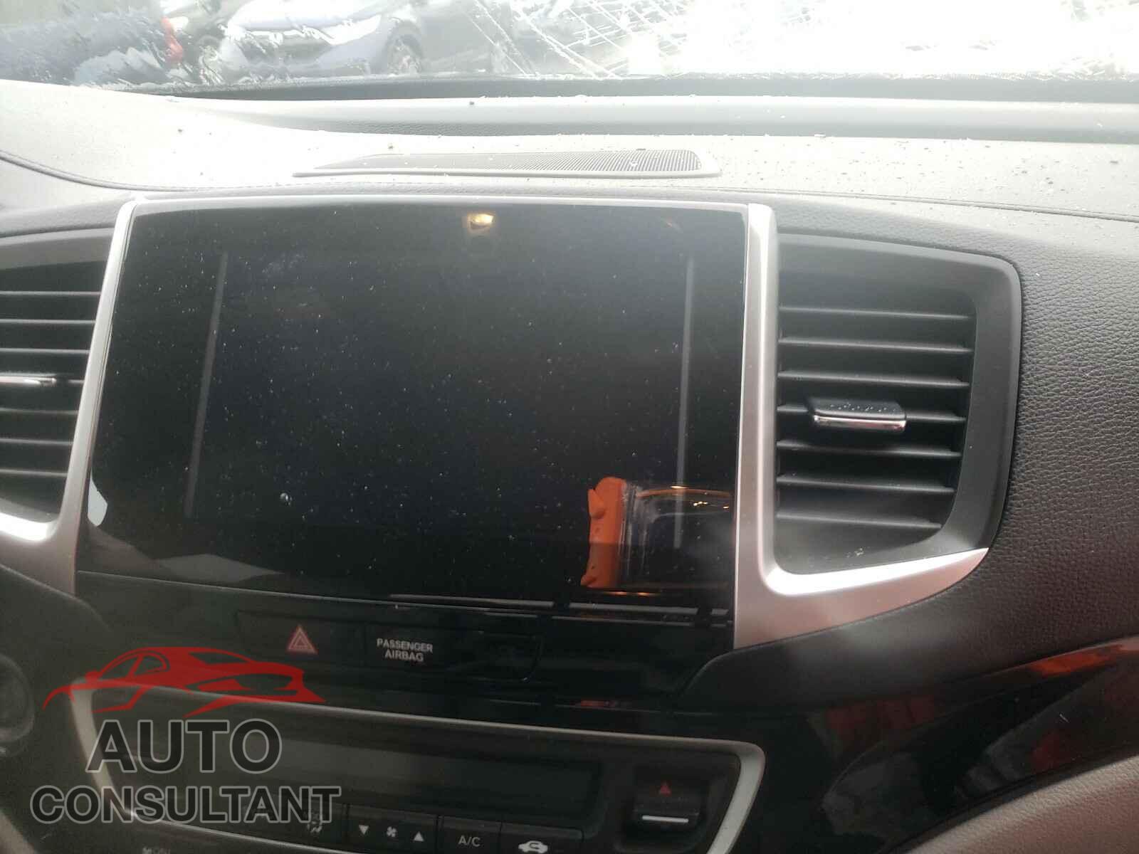 HONDA RIDGELINE 2018 - 5FPYK3F74JB010298