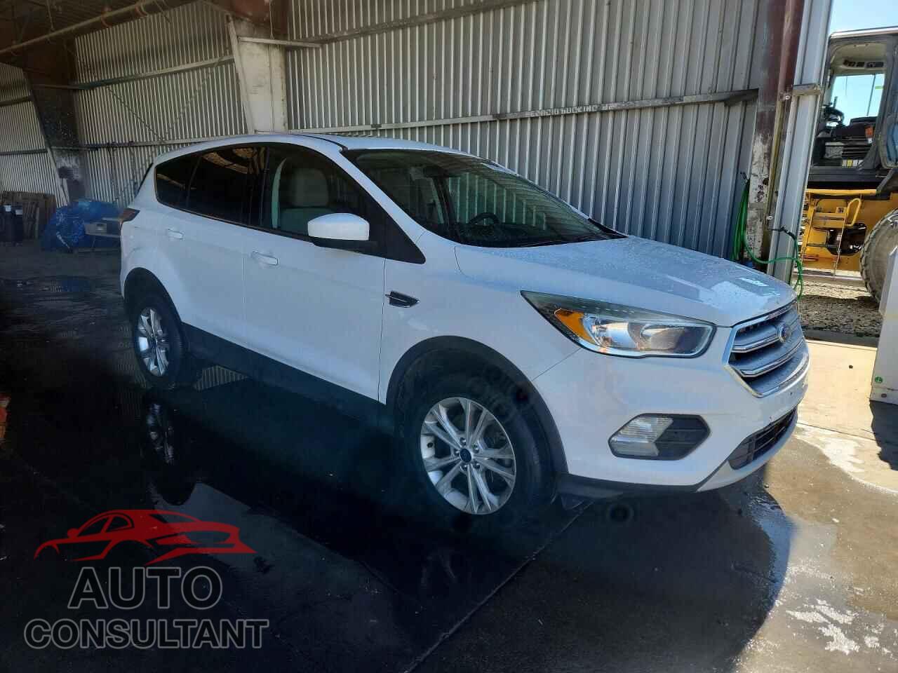 FORD ESCAPE 2017 - 1FMCU0G98HUD66987