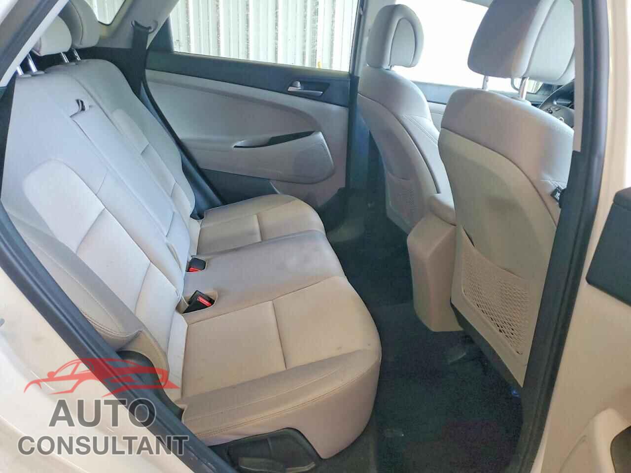 HYUNDAI TUCSON 2018 - KM8J3CA46JU713599