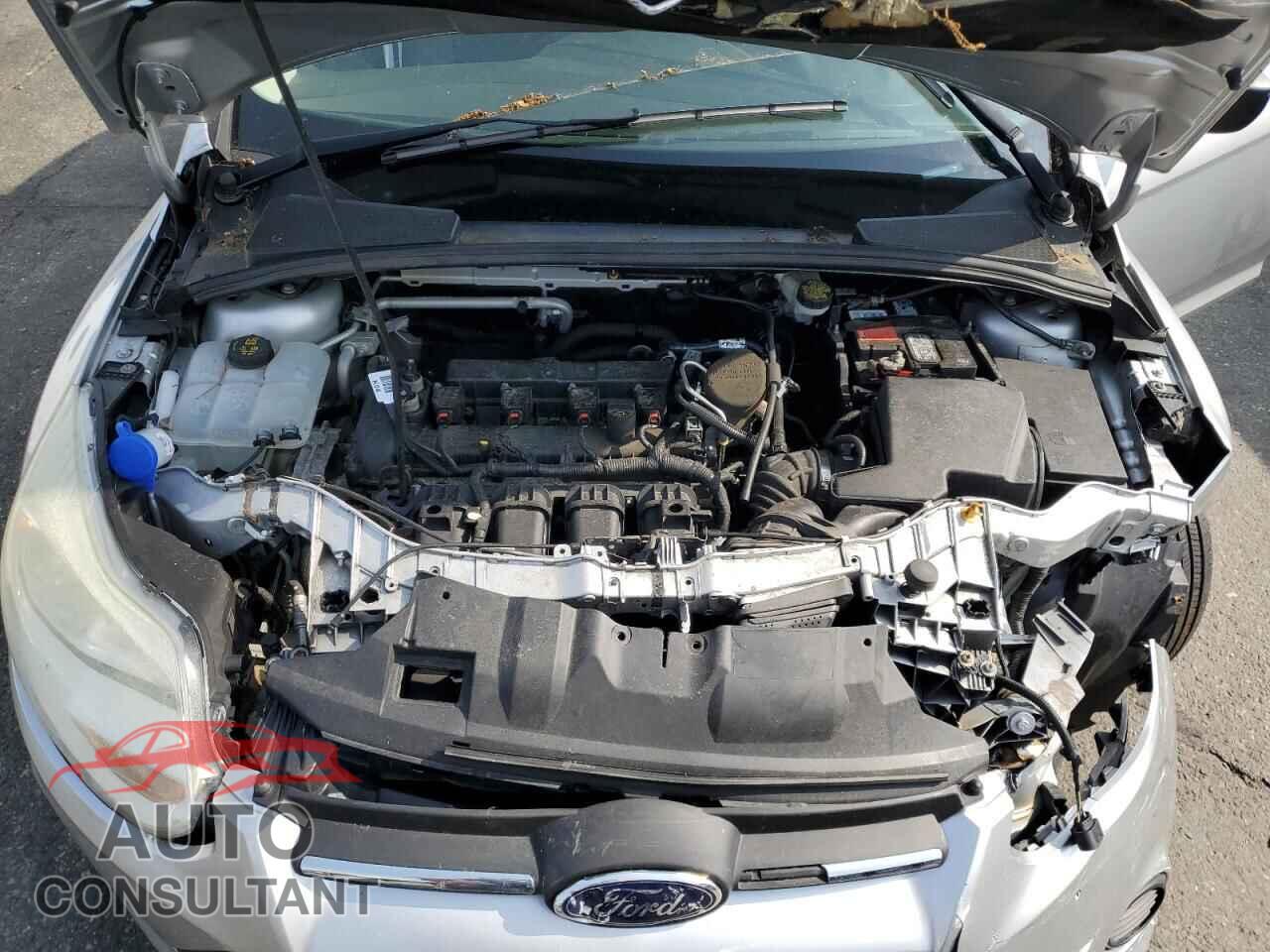 FORD FOCUS 2014 - 1FADP3E26EL434377