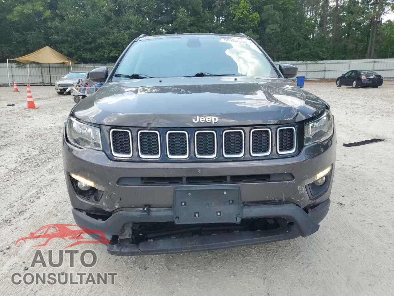 JEEP COMPASS 2018 - 3C4NJDBB2JT153220