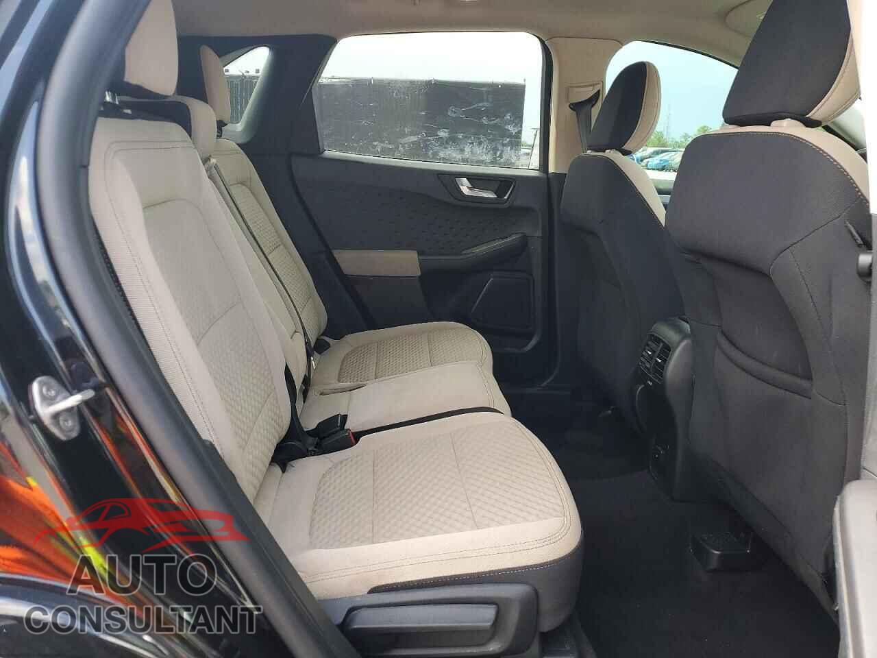 FORD ESCAPE 2020 - 1FMCU0G68LUA23935