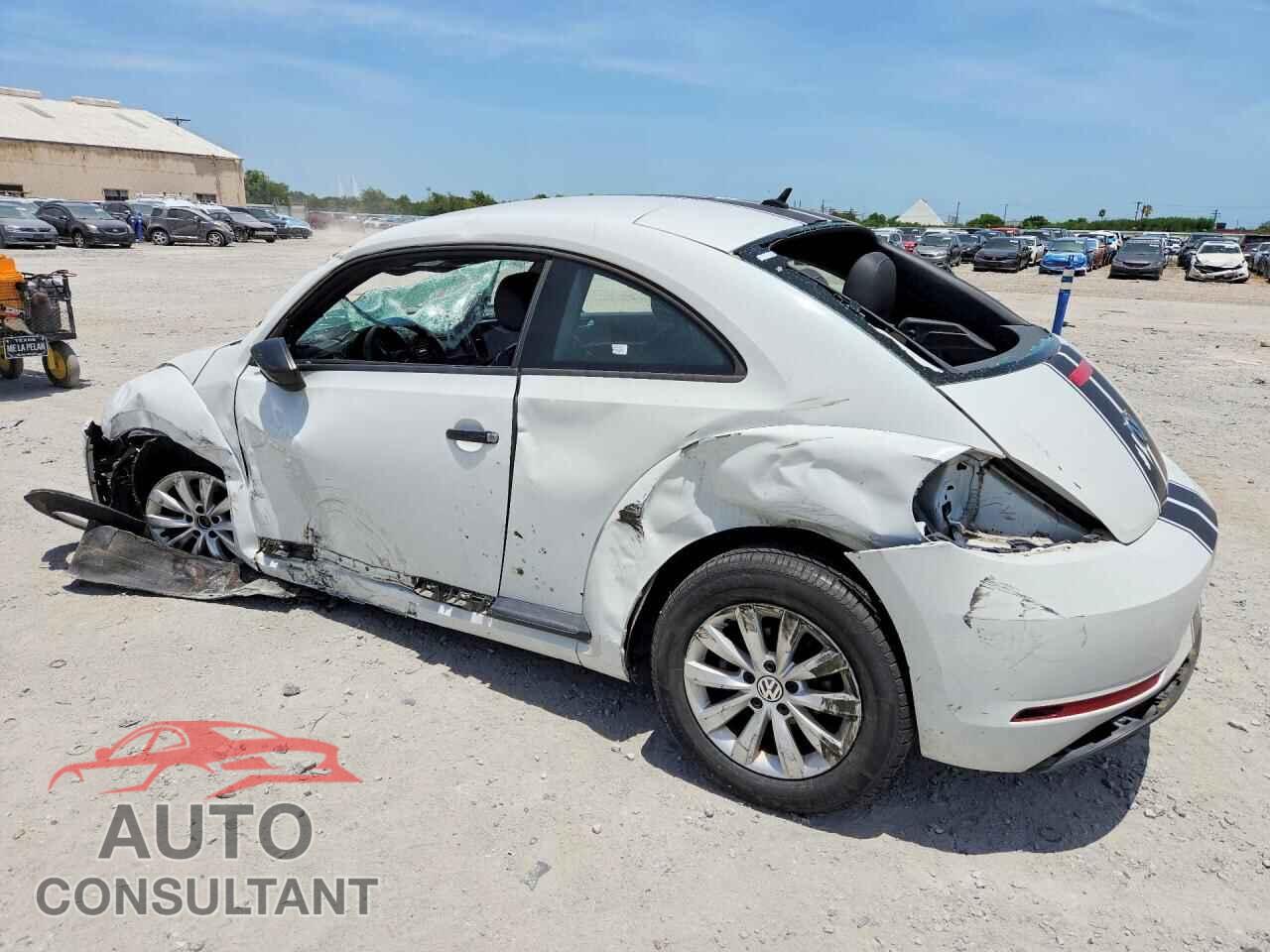 VOLKSWAGEN BEETLE 2017 - 3VWF17AT8HM628189