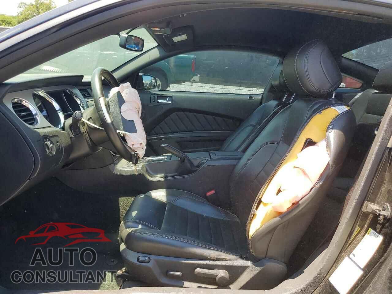FORD MUSTANG 2014 - 1ZVBP8CF4E5276532