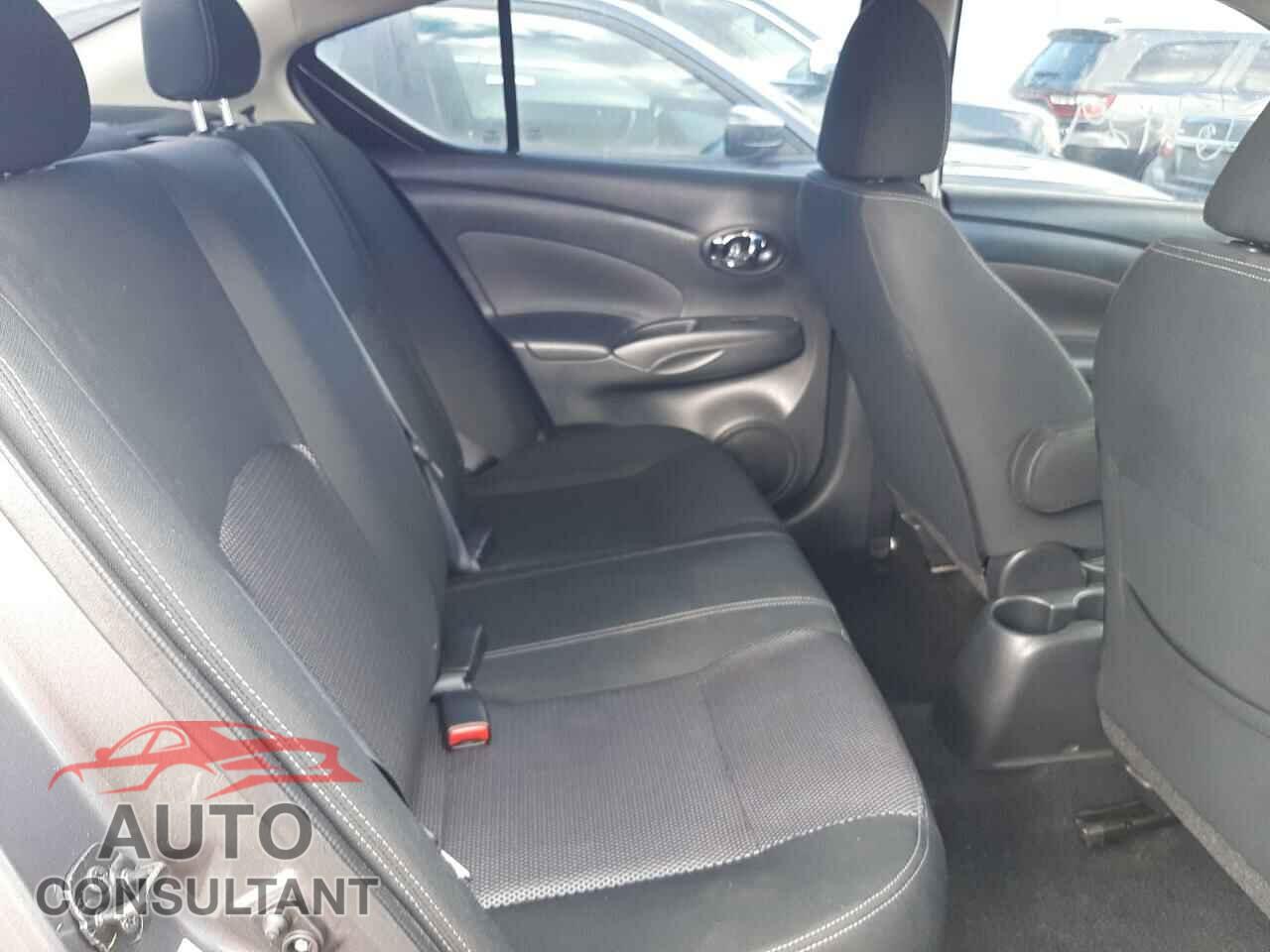 NISSAN VERSA 2017 - 3N1CN7AP3HL851424