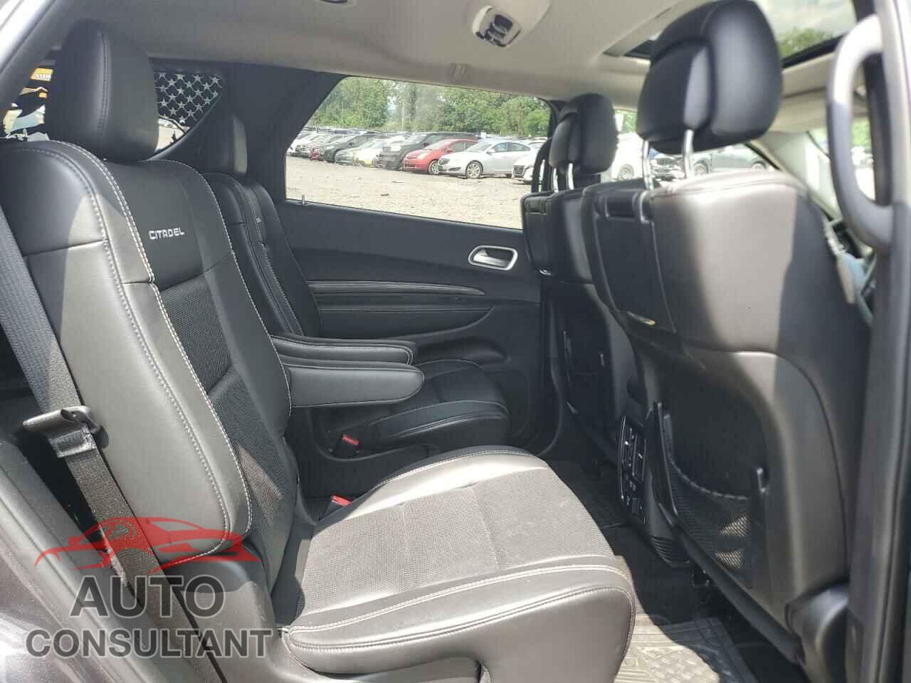 DODGE DURANGO 2018 - 1C4SDJET1JC219233