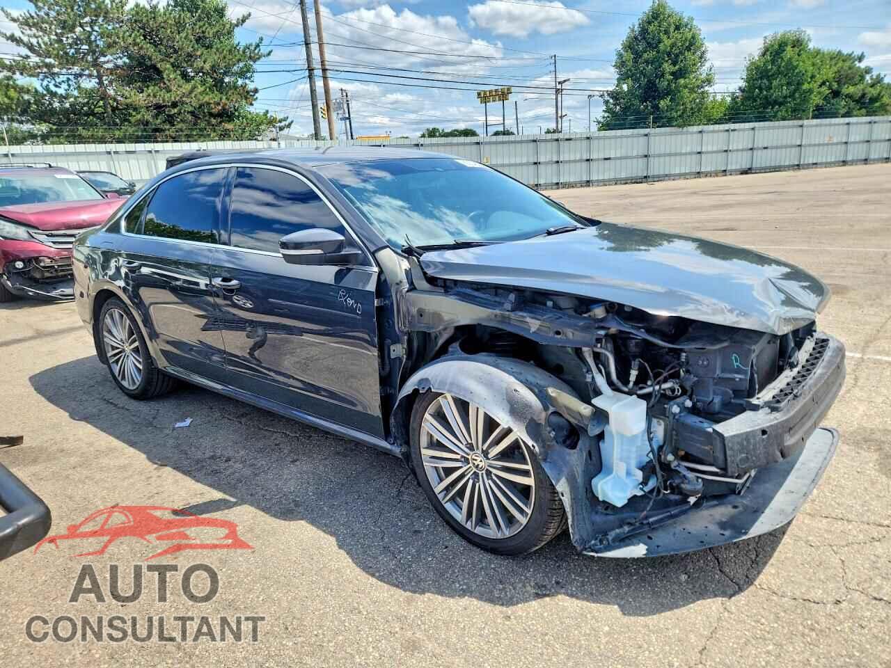 VOLKSWAGEN PASSAT 2015 - 1VWBT7A34FC072681