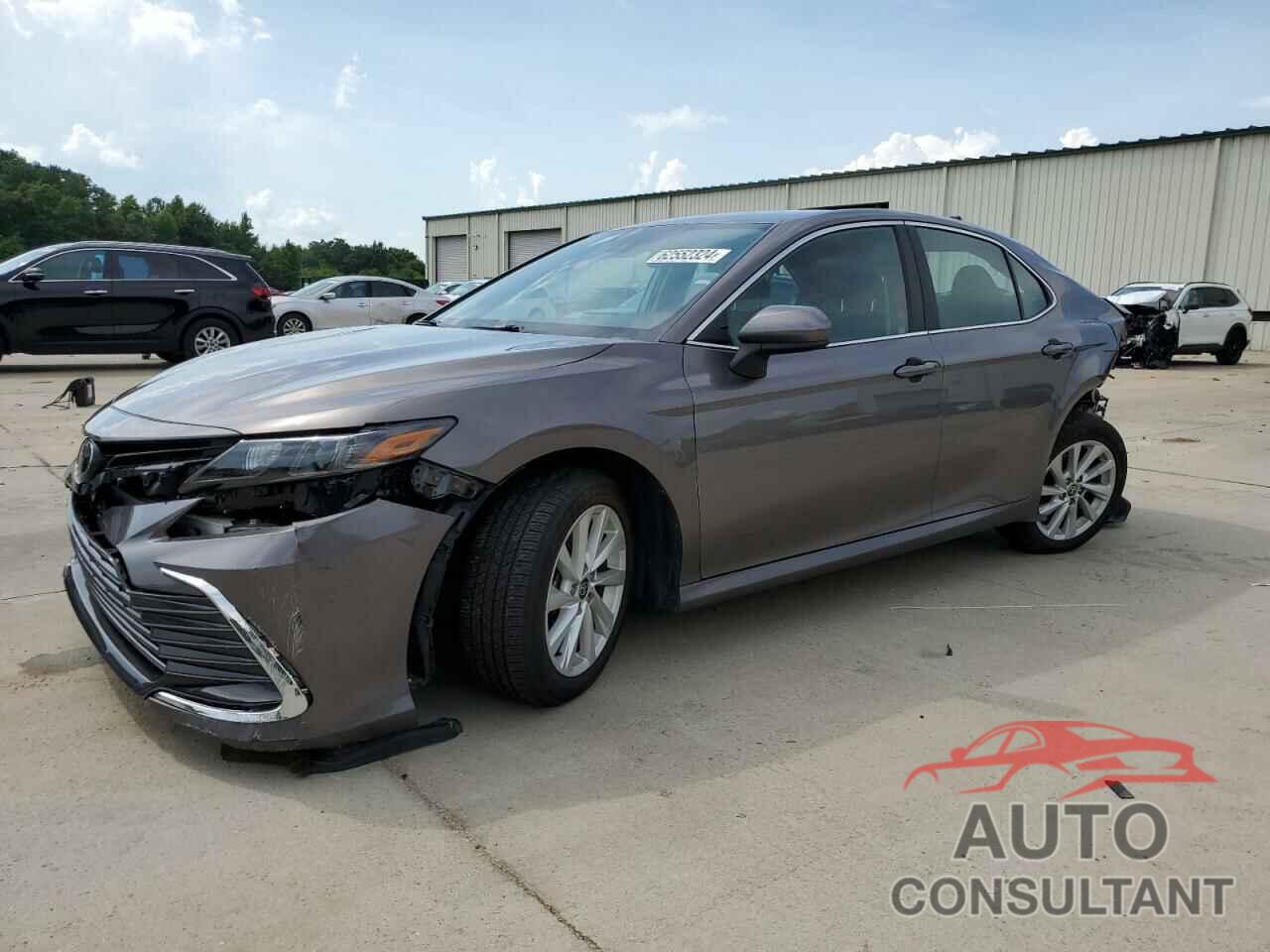 TOYOTA CAMRY 2022 - 4T1C11AK5NU668422