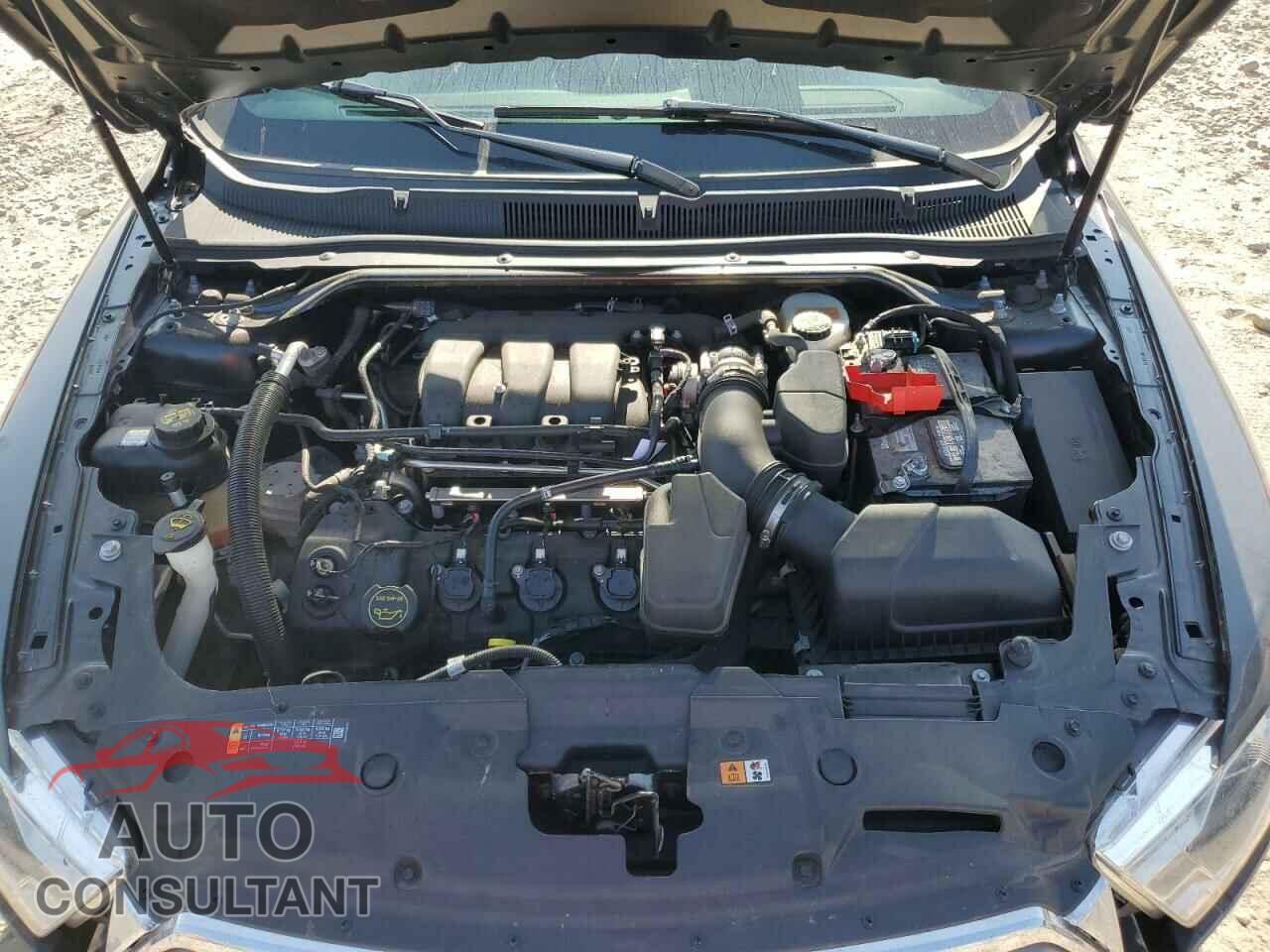 FORD TAURUS 2017 - 1FAHP2E86HG106258