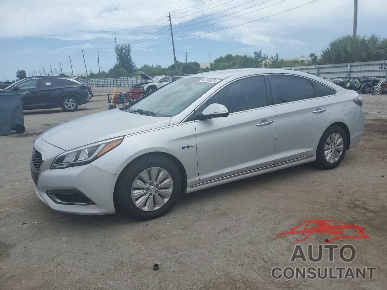 HYUNDAI SONATA 2017 - KMHE24L15HA044475