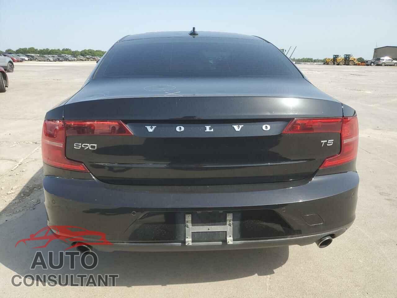 VOLVO S90 2018 - LVY982AK0JP017748