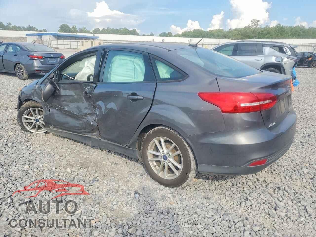FORD FOCUS 2015 - 1FADP3F22FL239604
