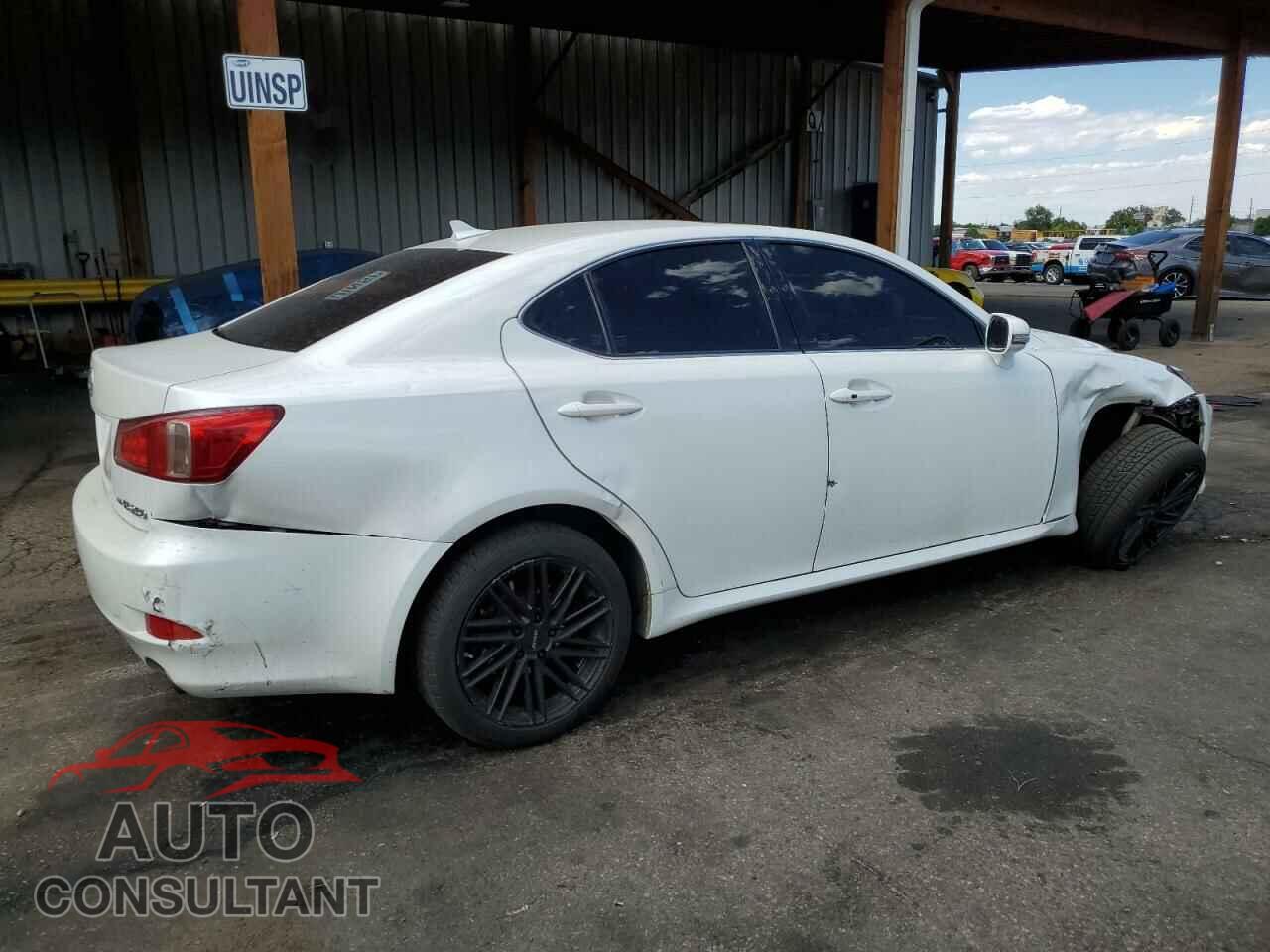 LEXUS IS 2011 - JTHCF5C20B5051458