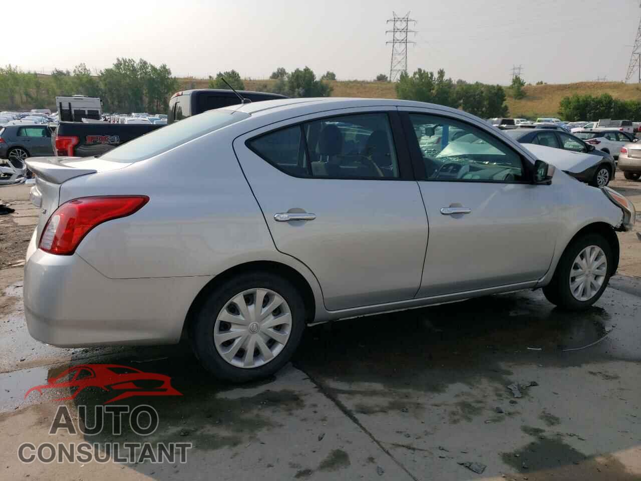 NISSAN VERSA 2019 - 3N1CN7AP3KL878484