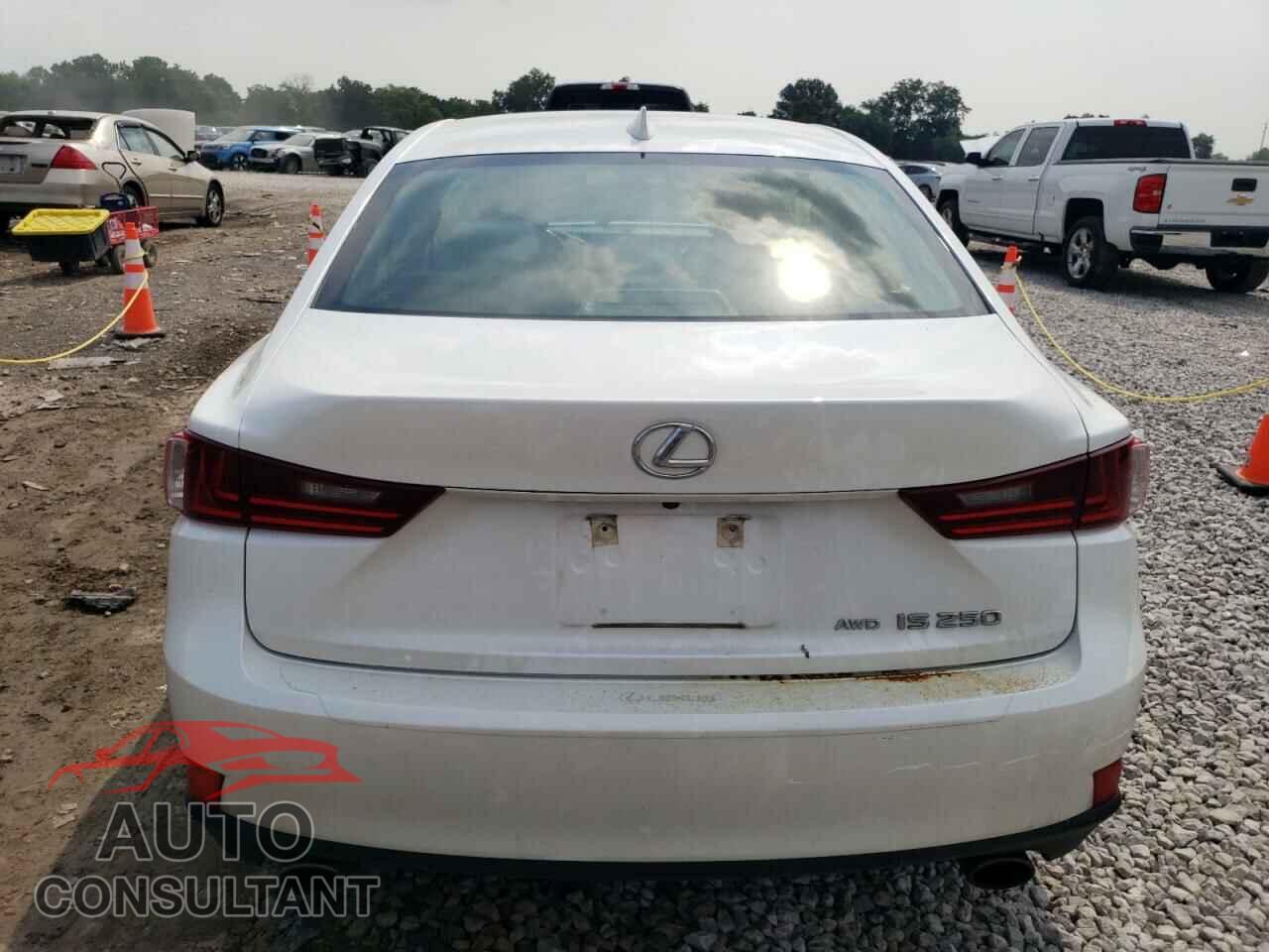 LEXUS IS 2015 - JTHCF1D24F5028441