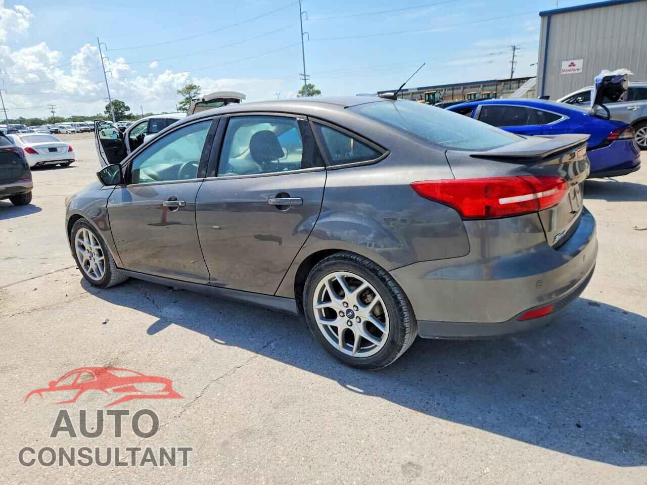 FORD FOCUS 2015 - 1FADP3F27FL230400