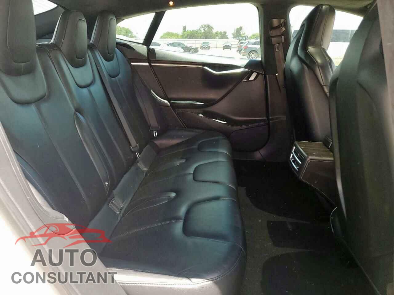 TESLA MODEL S 2015 - 5YJSA1E18FF114433