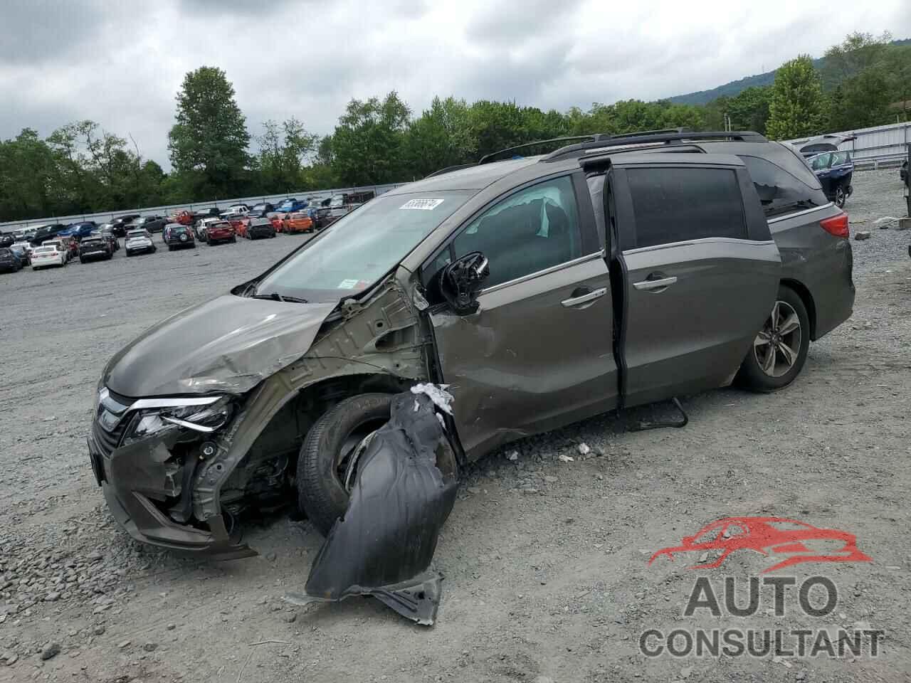 HONDA ODYSSEY 2018 - 5FNRL6H81JB010566