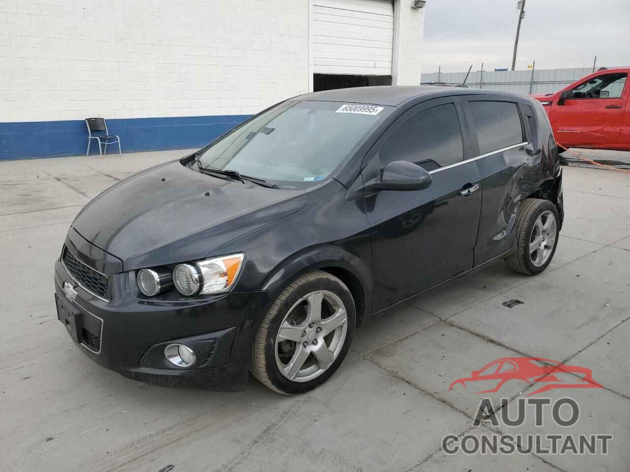 CHEVROLET SONIC 2015 - 1G1JE6SB5F4181758