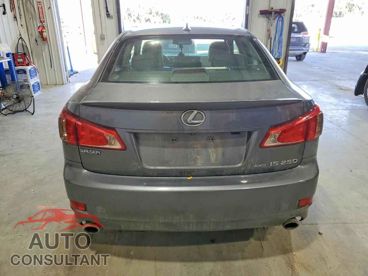 LEXUS IS 2012 - JTHCF5C20C5060341