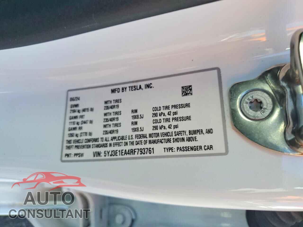 TESLA MODEL 3 2024 - 5YJ3E1EA4RF793761