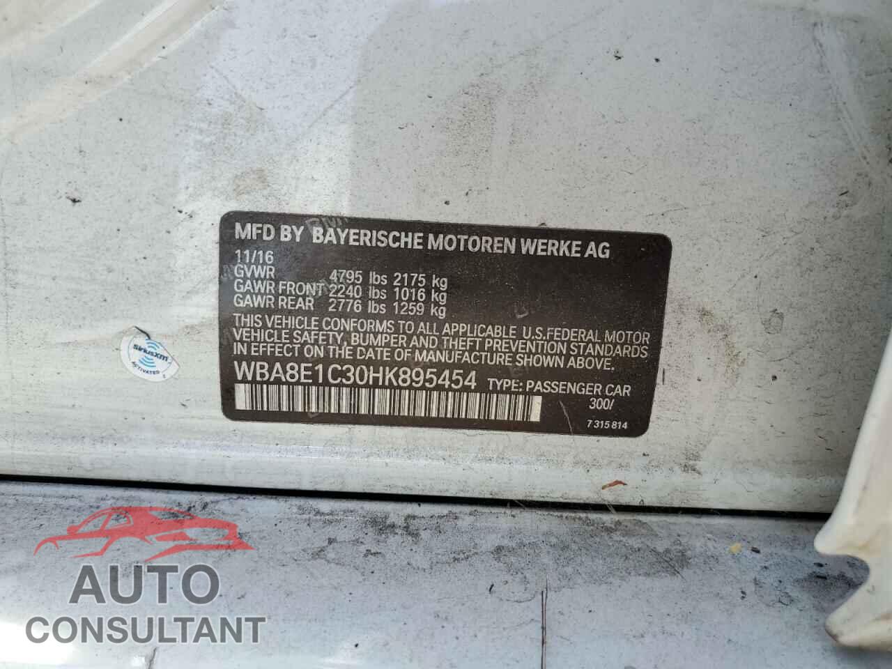 BMW 3 SERIES 2017 - WBA8E1C30HK895454