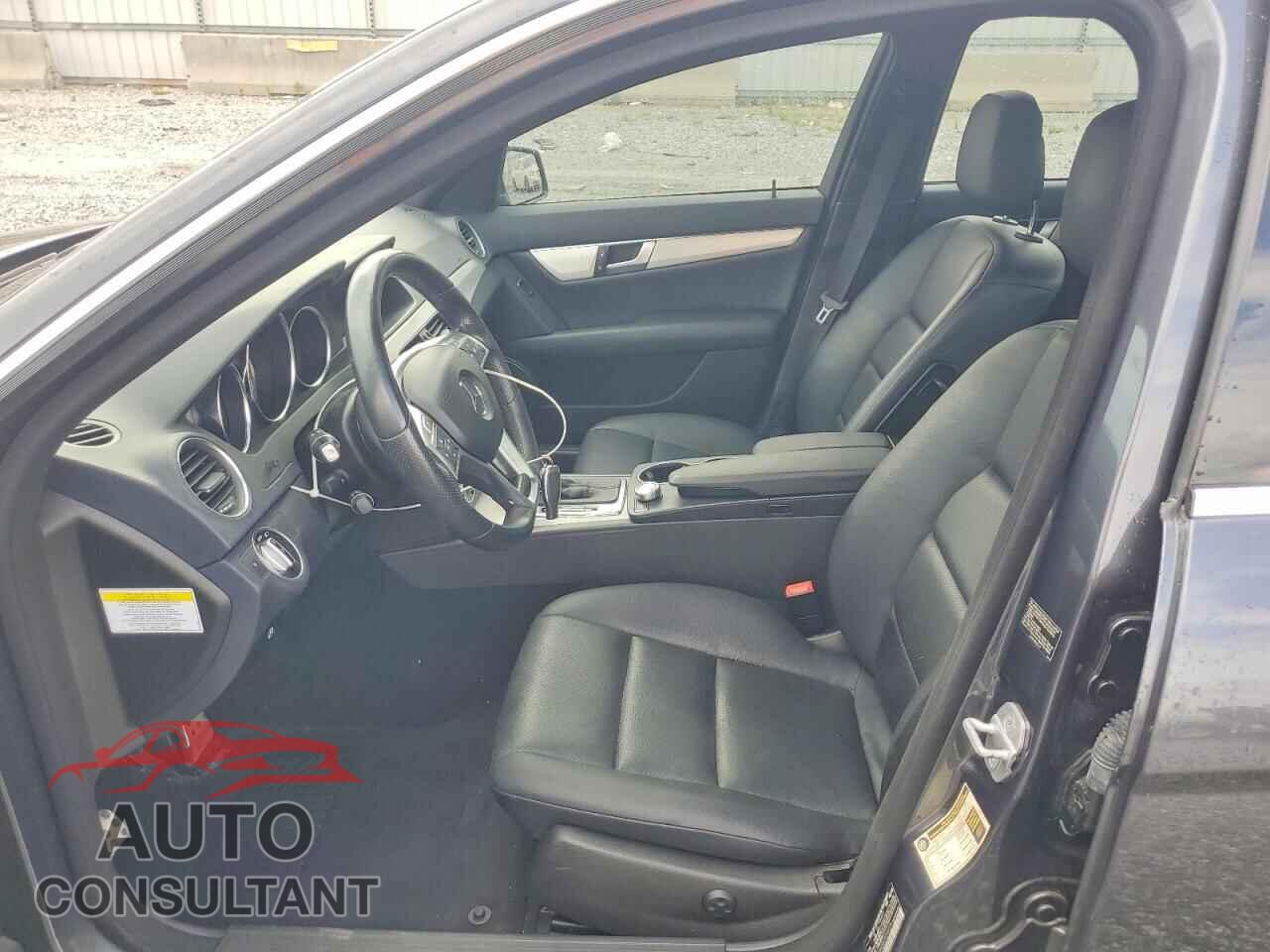 MERCEDES-BENZ C-CLASS 2013 - WDDGF8AB8DR286070