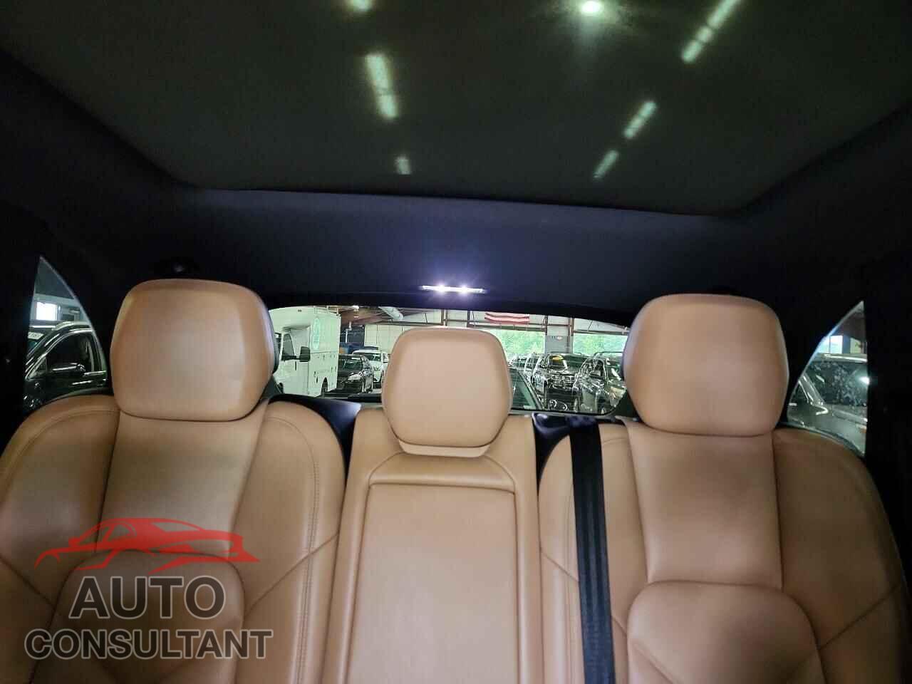 PORSCHE CAYENNE 2018 - WP1AA2A28JKA06145