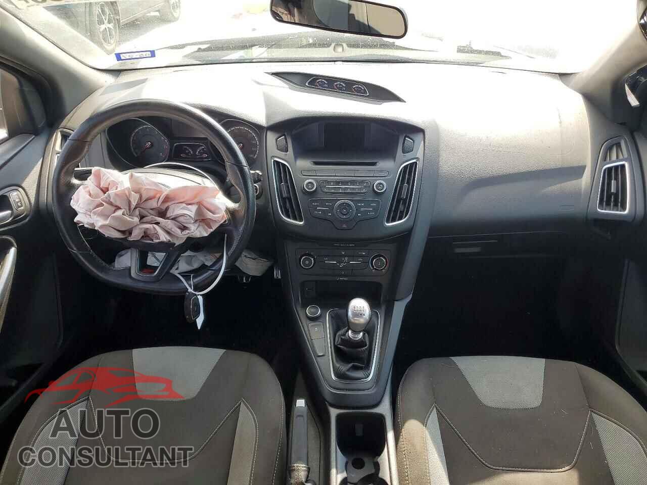 FORD FOCUS 2017 - 1FADP3L97HL227906