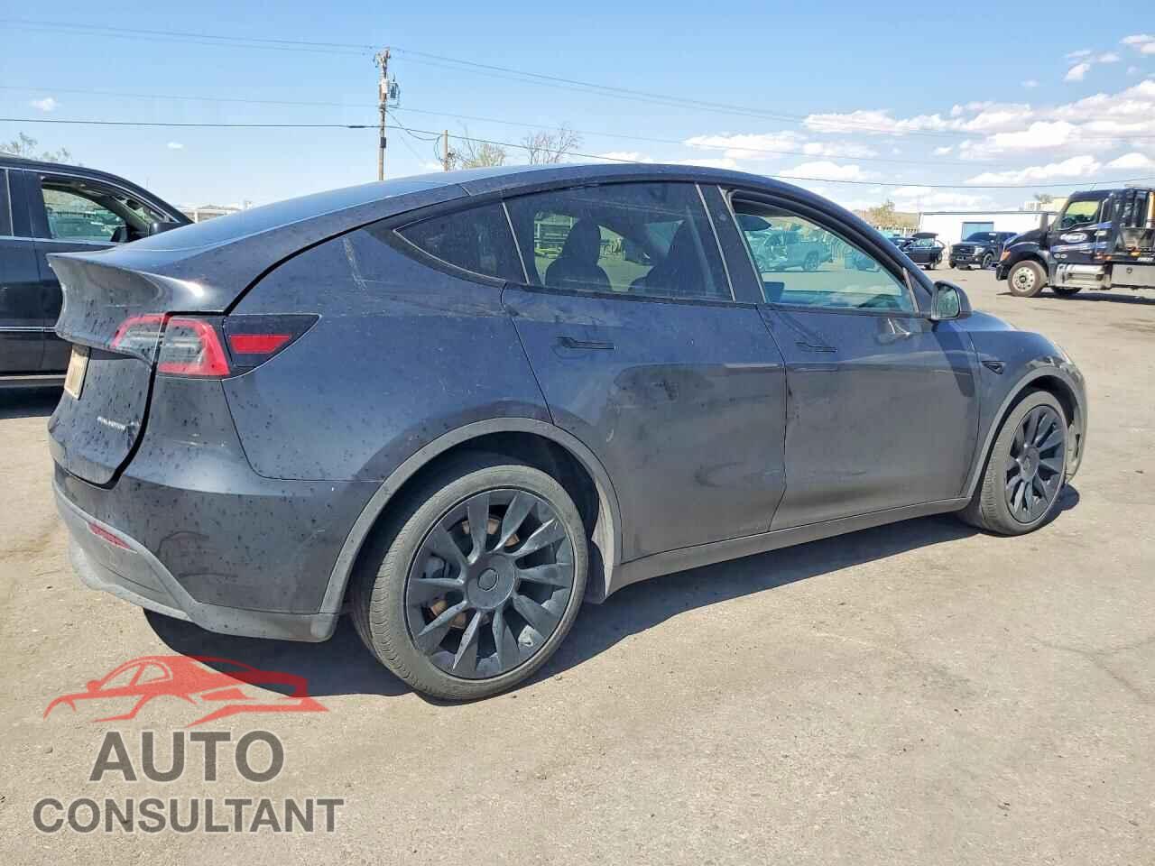 TESLA MODEL Y 2024 - 7SAYGAEE2RF068004