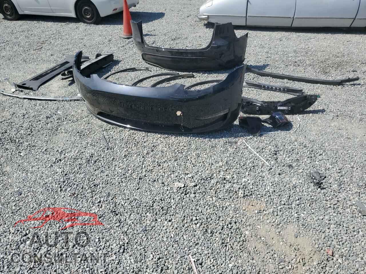 TESLA MODEL Y 2024 - 7SAYGAEE7RF020806