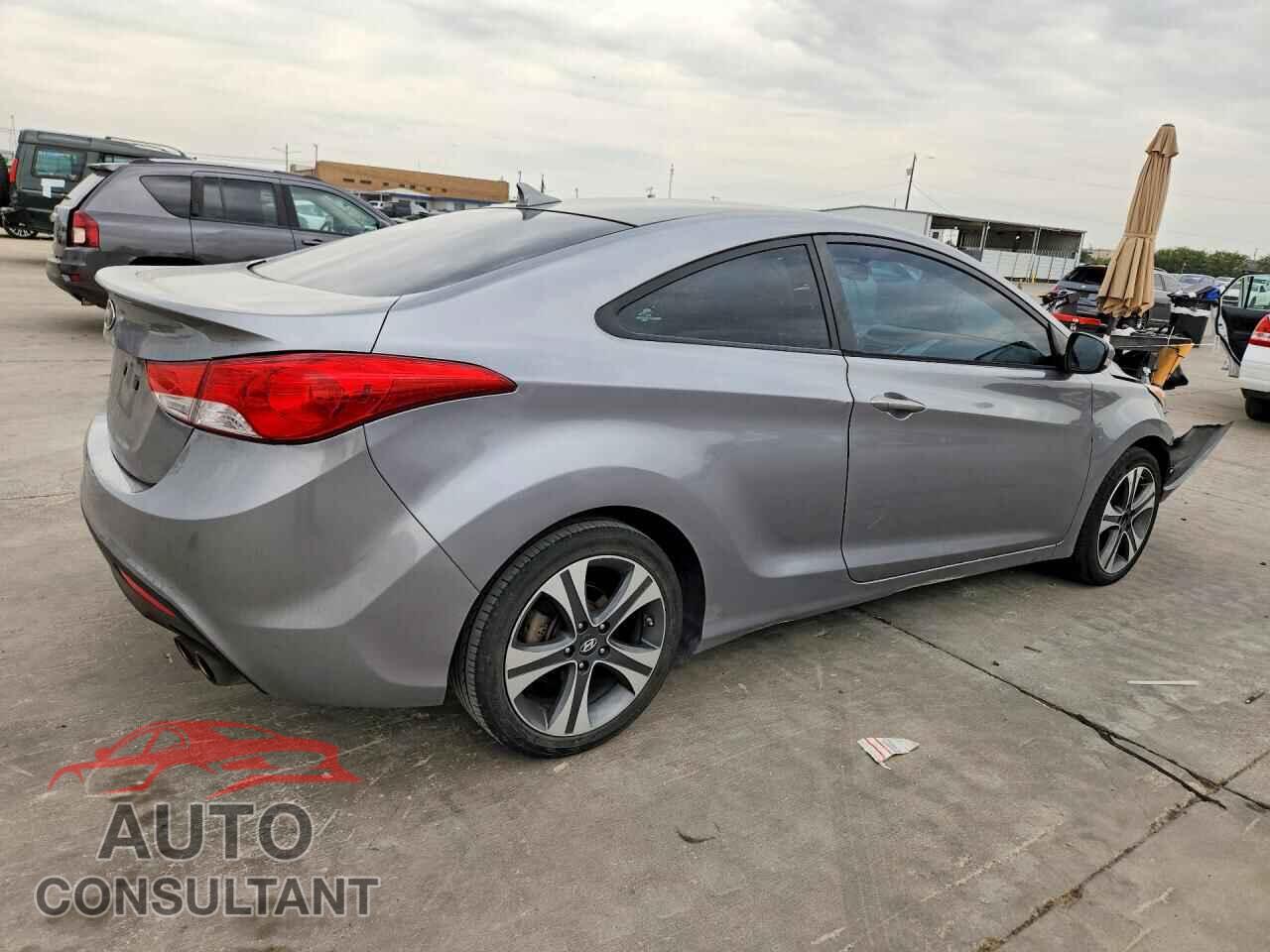 HYUNDAI ELANTRA 2013 - KMHDH6AE0DU010352