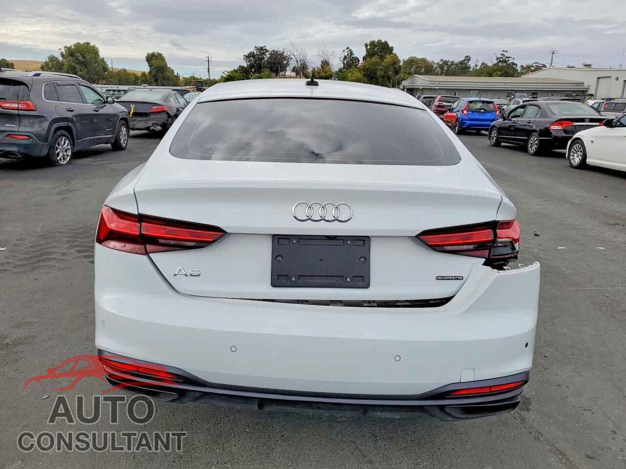 AUDI A5 2022 - WAUCBCF50NA017374